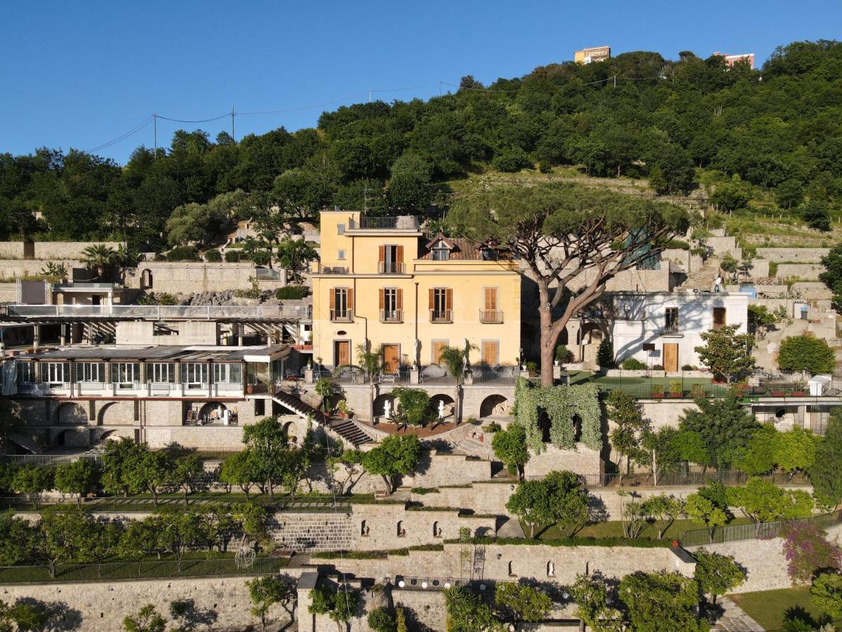 Villa Di Natale Pagani Eksteriør billede